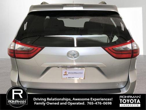 2020 Toyota Sienna XLE