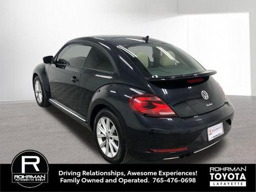 Deep Black Pearl 2017 Volkswagen Beetle 1.8T SE