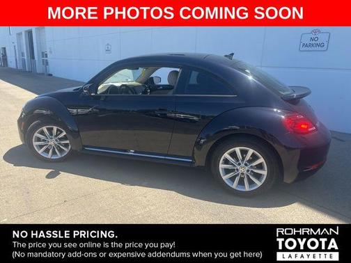 Deep Black Pearl 2017 Volkswagen Beetle 1.8T SE