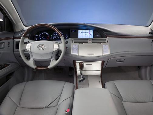 Black 2009 Toyota Avalon Limited