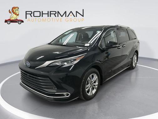 2023 Toyota Sienna Platinum 7 Passenger