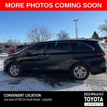 2022 Toyota Sienna Platinum