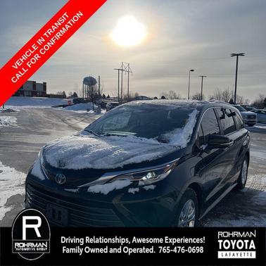 2022 Toyota Sienna Platinum