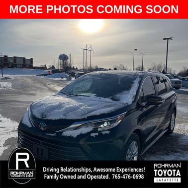 2022 Toyota Sienna Platinum