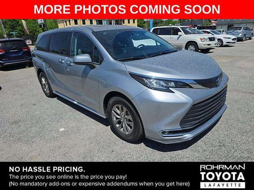 Celestial Silver Metallic 2023 Toyota Sienna XLE