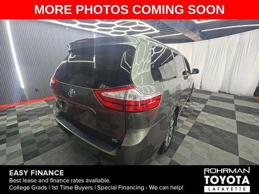 Alumina Jade Metallic 2018 Toyota Sienna LE