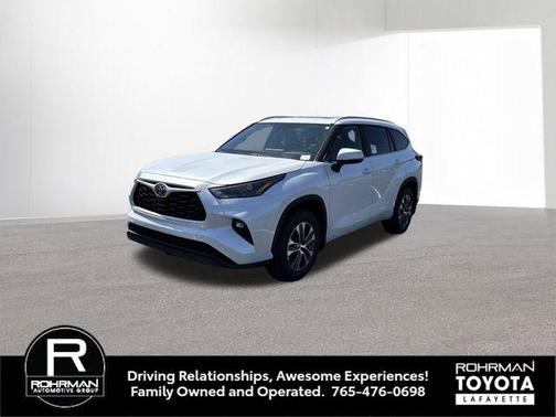 Wind Chill Pearl 2026 Toyota Highlander XLE