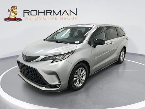 2021 Toyota Sienna XSE 7 Passenger