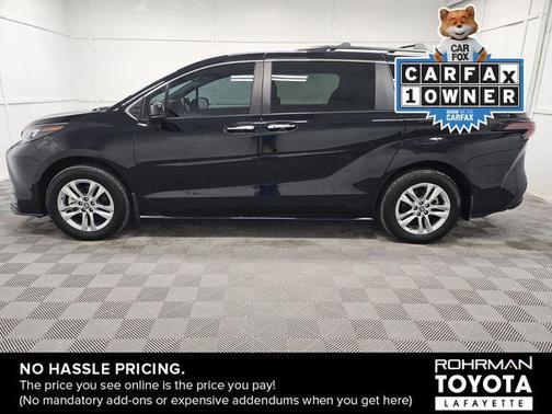 2023 Toyota Sienna Woodland Edition