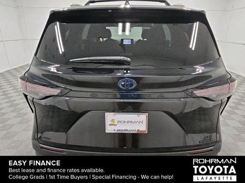 2023 Toyota Sienna Woodland Edition