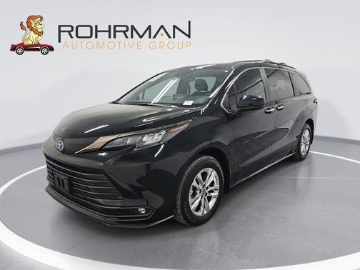 2023 Toyota Sienna Woodland Edition