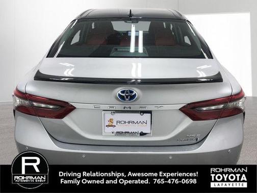 Celestial Silver Metallic/Midnight Black Metallic 2022 Toyota Camry XSE