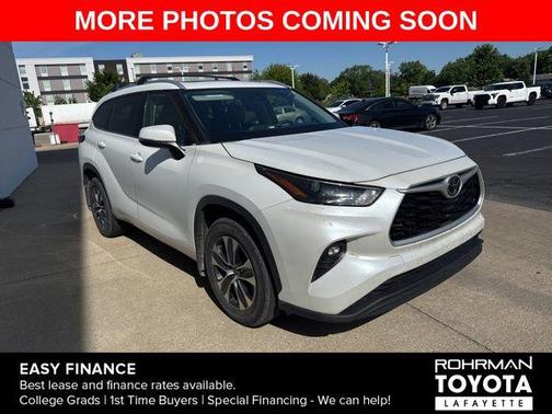 Wind Chill Pearl 2022 Toyota Highlander XLE