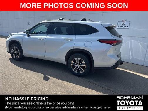 Wind Chill Pearl 2022 Toyota Highlander XLE