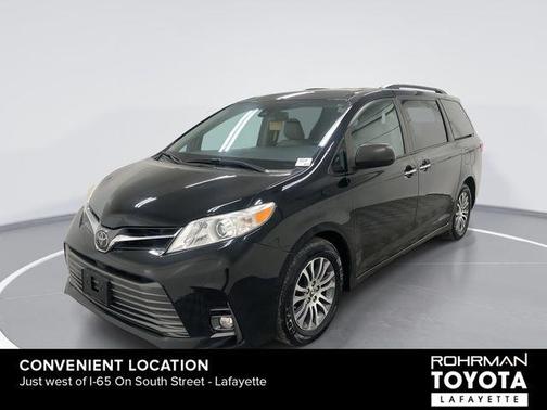 2019 Toyota Sienna XLE