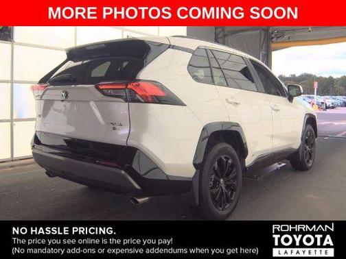 Blizzard Pearl 2022 Toyota RAV4 Hybrid SE