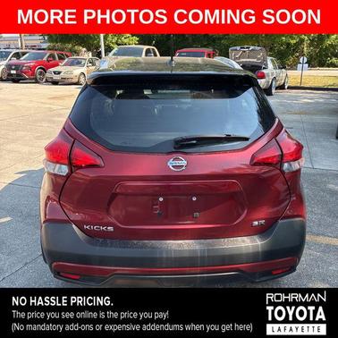 Cayenne Red/Super Black 2018 Nissan Kicks SR