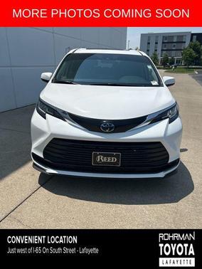 2023 Toyota Sienna LE