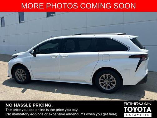 2023 Toyota Sienna LE