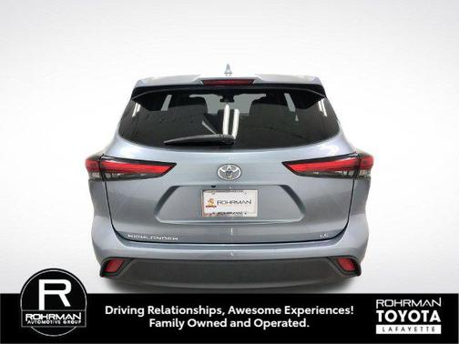 Moon Dust 2021 Toyota Highlander LE