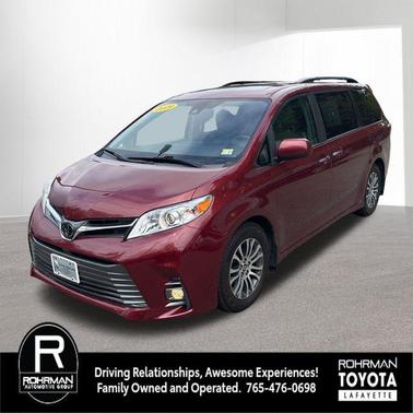 Salsa Red Pearl 2019 Toyota Sienna XLE