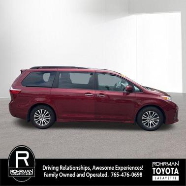 Salsa Red Pearl 2019 Toyota Sienna XLE