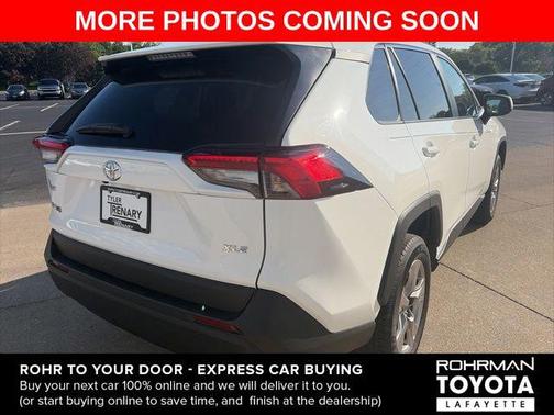 Ice Cap 2024 Toyota RAV4 XLE