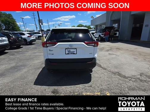 Ice Cap 2024 Toyota RAV4 XLE