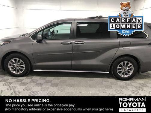 2023 Toyota Sienna LE