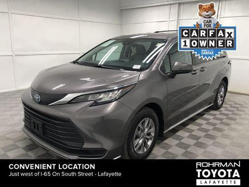 2023 Toyota Sienna LE