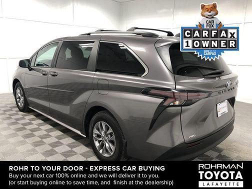 2023 Toyota Sienna LE