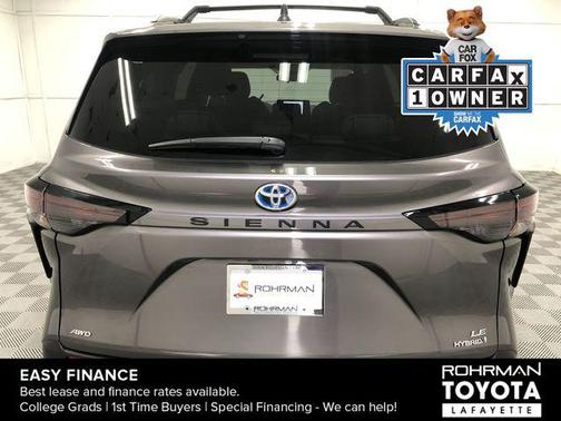 2023 Toyota Sienna LE