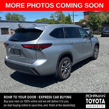 Celestial Silver Metallic 2023 Toyota Highlander XLE