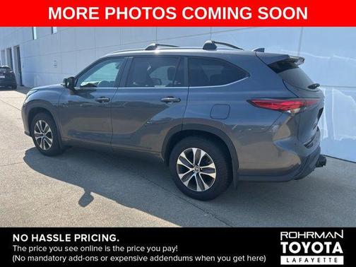 Magnetic Gray Metallic 2023 Toyota Highlander XLE