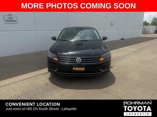Black Uni 2016 Volkswagen Passat 1.8T SE