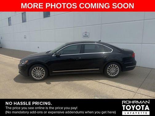 Black Uni 2016 Volkswagen Passat 1.8T SE