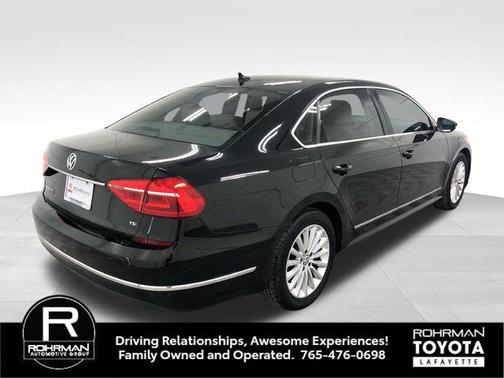 Black Uni 2016 Volkswagen Passat 1.8T SE