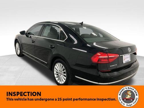 Black Uni 2016 Volkswagen Passat 1.8T SE