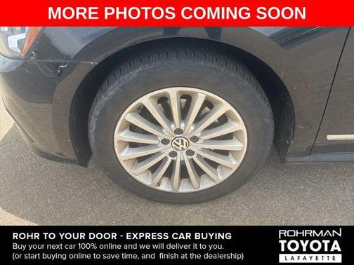 Black Uni 2016 Volkswagen Passat 1.8T SE