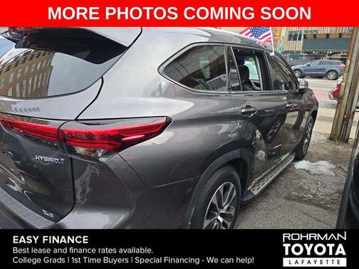 2022 Toyota Highlander Hybrid XLE