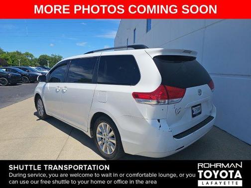Super White 2011 Toyota Sienna LE