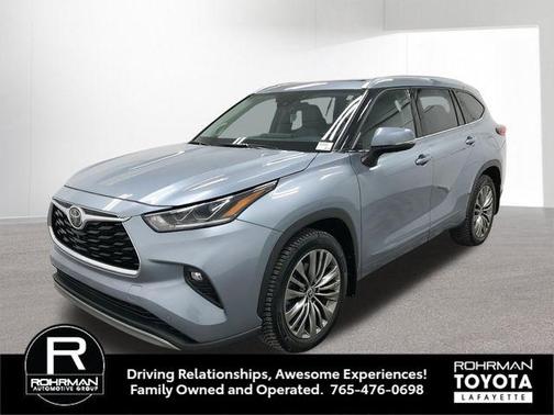 Moon Dust 2021 Toyota Highlander Platinum