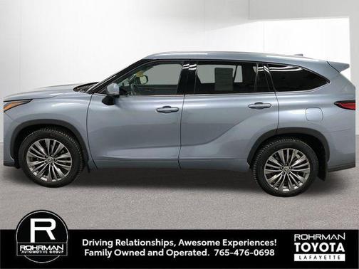 Moon Dust 2021 Toyota Highlander Platinum