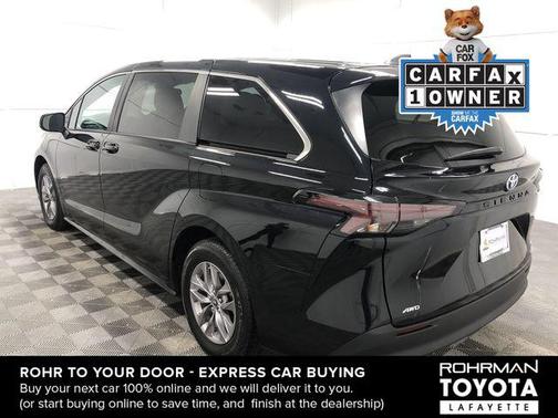 2024 Toyota Sienna LE