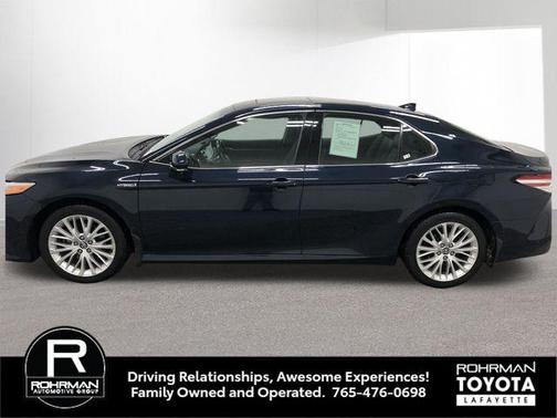 2020 Toyota Camry Hybrid XLE