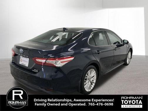 2020 Toyota Camry Hybrid XLE