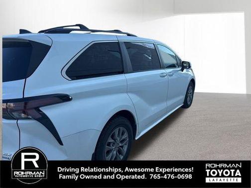 2023 Toyota Sienna XLE 8 Passenger