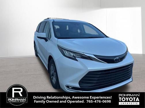 2023 Toyota Sienna XLE 8 Passenger