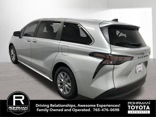 Celestial Silver Metallic 2023 Toyota Sienna XLE