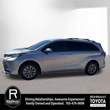 Celestial Silver Metallic 2021 Toyota Sienna XLE 8 Passenger